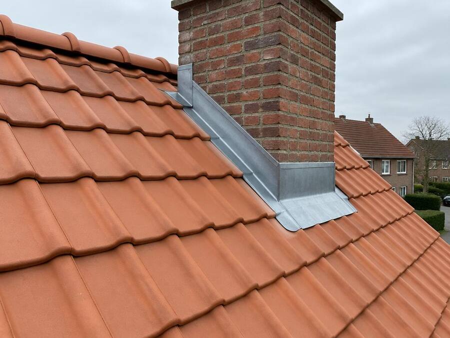 Après : Remplacement de tuiles et solin, Uccle